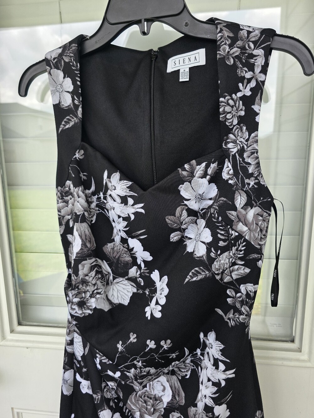 Siena Black White Floral Sheath Dress Size 8 Sleeveless V Neck Elegant NWT Party - Picture 5 of 10